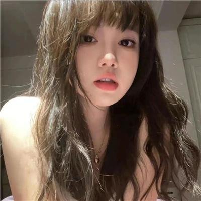 走投无路的原偶像，选择与完全陌生的大叔一起生活
