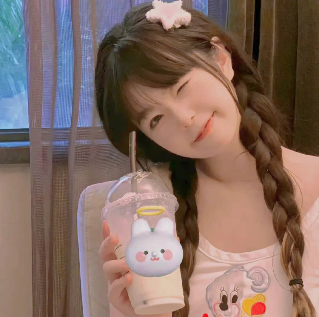 衣橱里的她1